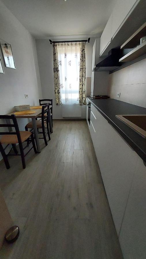 Condmari Vip * Braşov